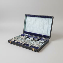 Walker & Hall Sheffield Vintage Silver Plated Cased Fish Cutlery Set